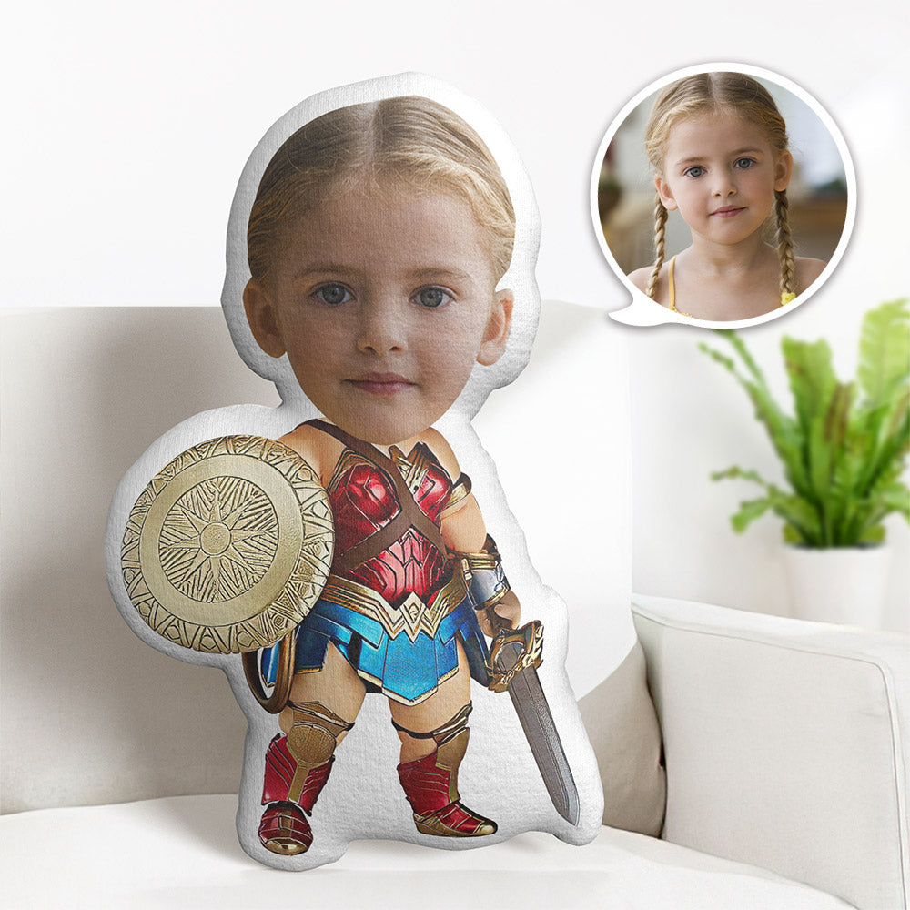 Personalisiertes Gesichtskissen Personalisiertes Fotokissen Waffe Wonder Woman Minime Kissen Geschenke Für Kinder - MyFaceBoxerDE